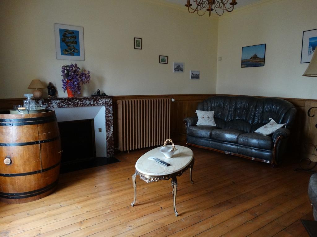 Appartamento La Bagatelle Pontorson Esterno foto
